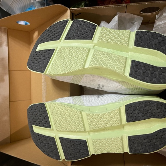 On Cloud GO Women’s Running Shoes - Picture 4 of 5